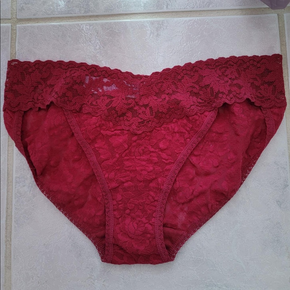 Hanky Panky Red Lace V-kini